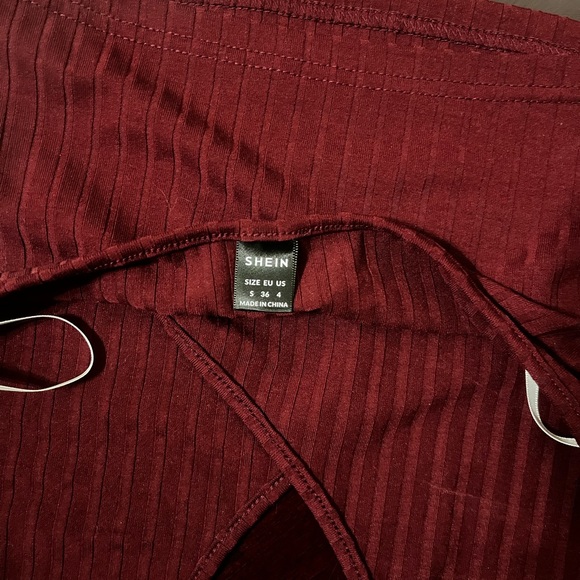 Maroon Open Back Rib Knit Halter - Picture 3 of 3